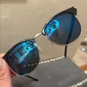 Saint Laurent | Accessories | Saint Laurent Paris Stylish  display picture 1